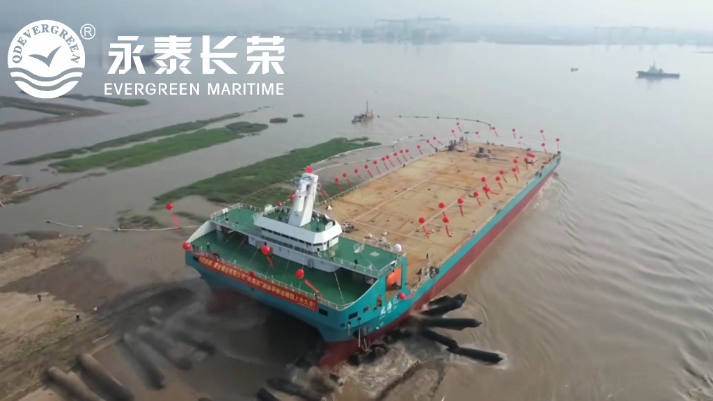 2023 年 6 月,全球首艘江海直達DP2多用途雙體運輸接駁船&ldquo;風海達&ldquo;在浙江臺州方振船業采用氣囊上排下水順利吉水。